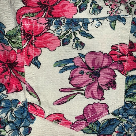 Beautifully Bright Floral Shorts - Picture 3 of 4